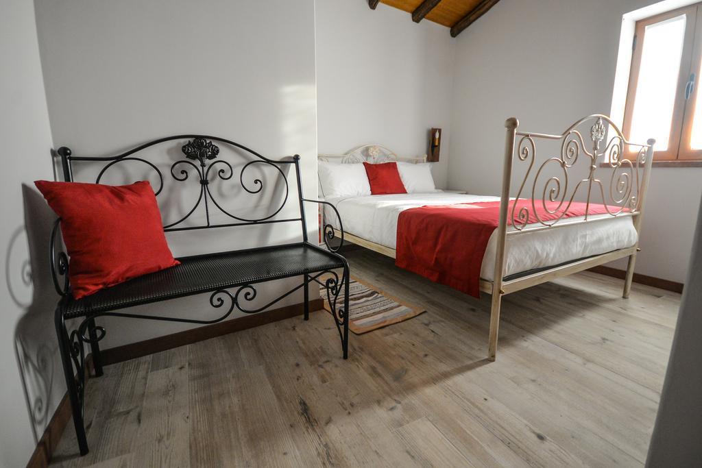 Casas No Terreiro Guest House Penacova Rom bilde